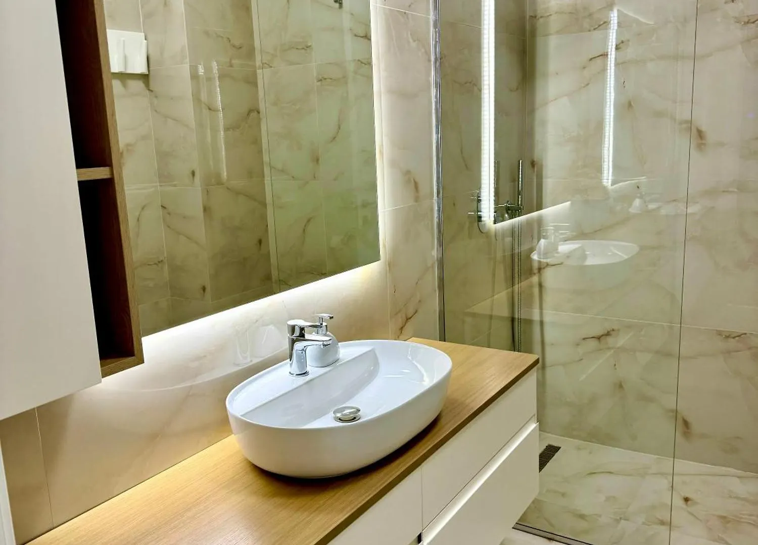 Denis Luxury Apartment Delijorgji Tirana